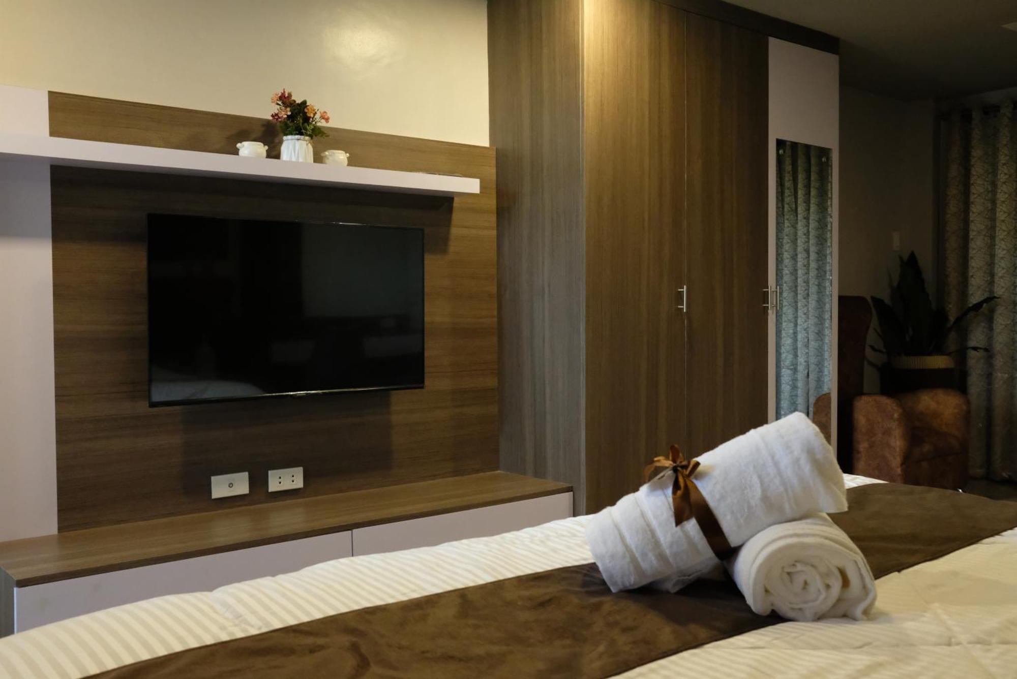 Vieda Hotel Caticlan Exterior photo